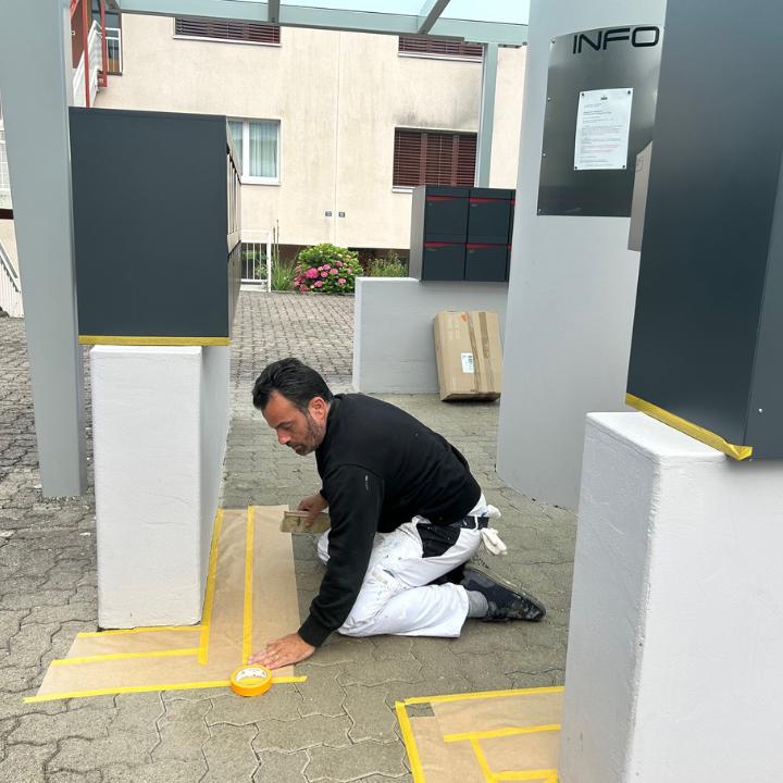 Sauber abgedeckte Baustelle vor dem Anstrich